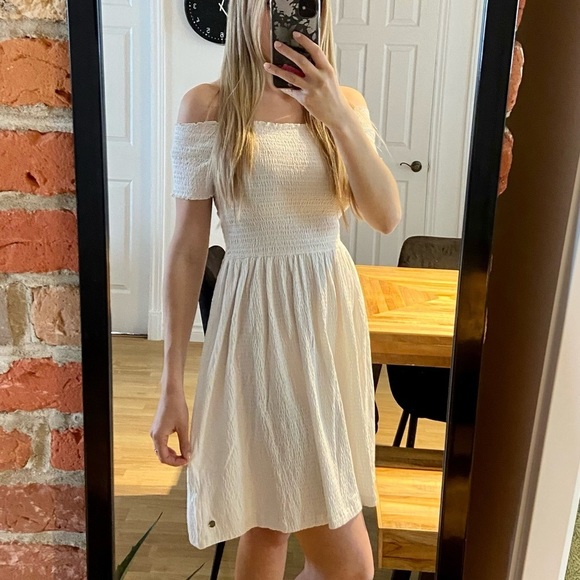 Roxy White Smocked Hanging Off-The-Shoulder Dress - Picture 5 of 9